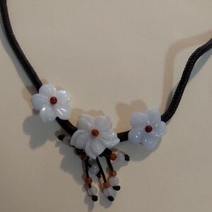 Elegant JJadw Floral Necklace.